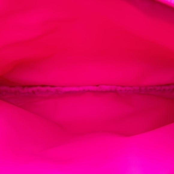 Elizabeth Arden Hot Pink Ruched Cosmetic Case - Picture 13 of 16